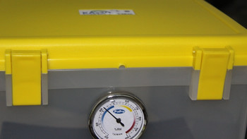 单反好伴侣—— 卡赛 KS-204 单反相机 防潮箱 黄色 送电子吸潮器 AH-J18