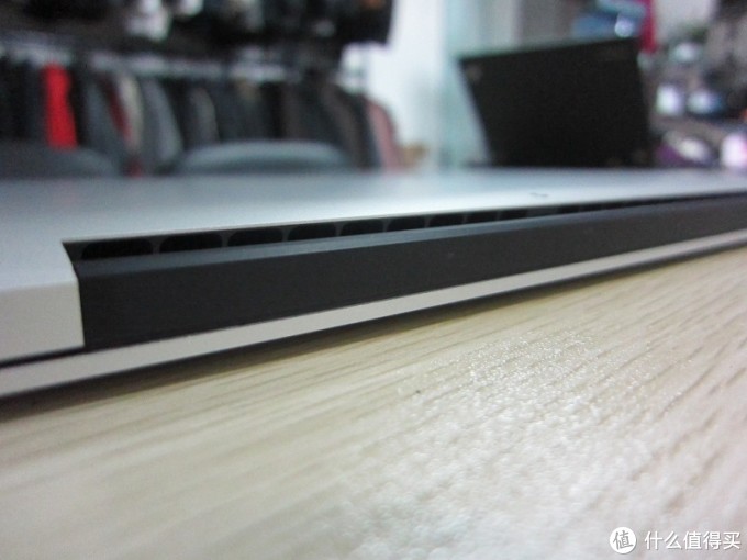 带视网膜屏幕的15寸苹果macbook pro me664ch/a !令人惊艳的屏幕表现