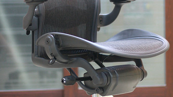 Herman Miller Aeron 人体工学椅