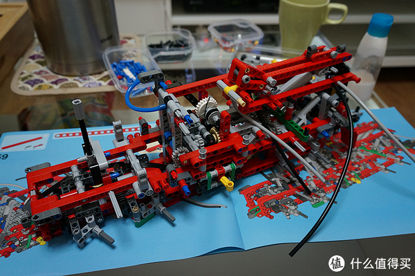 我的lego之旅 篇一:lego 乐高 机械组 technic 2013科技次旗舰 42008