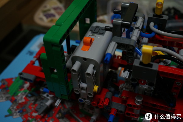 我的lego之旅 篇一:lego 乐高 机械组 technic 2013科技次旗舰 42008