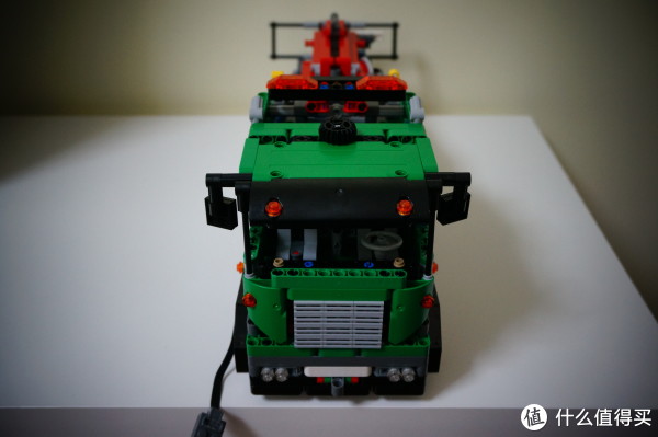 我的lego之旅 篇一:lego 乐高 机械组 technic 2013科技次旗舰 42008