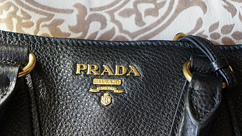 生日=买单日，LD送给自己的礼物——PRADA 普拉达 女士简约真皮手提包 BN2423