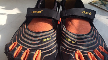 Vibram FiveFingers Spyridon 男款五趾鞋+  Komodo Sport 女款五趾鞋