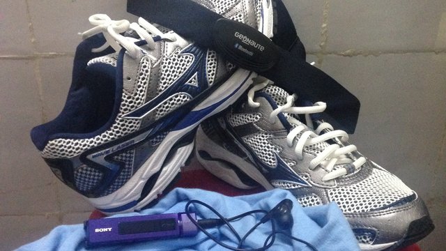 跑步装备个人推荐 | 跑步时佩戴什么MP3