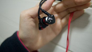 【真人秀】Run Devil Run：妹子的 MEElectronics 迷籁 Sport-Fi S6P 入耳式运动耳机 & 配套臂包