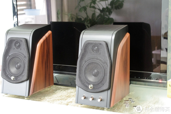 0音箱王者?hivi 惠威 m200mkii 2.0音箱,附与轻骑兵v23se2对比