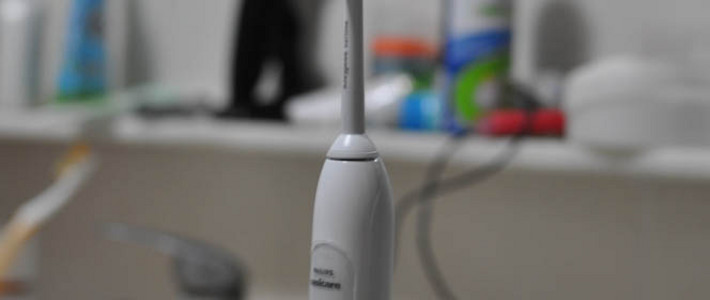Philips 飞利浦 HX6730\/02 充电式声波震动牙刷