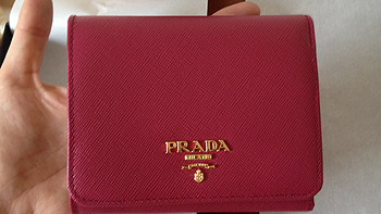 PRADA 普拉达 桃红色女士短款 牛皮钱包