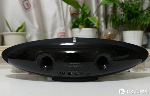 给女王大人的30岁生日礼物:bowers & wilkins 宝华韦健 b&w 齐柏林