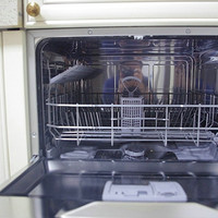 宅男的生活：自动扫地机和洗碗机：科沃斯 地宝 泰迪 扫地机器人 & SIEMENS 西门子 SK23E800TI 洗碗机