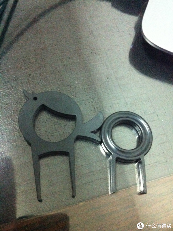 先送上两款拔键器的照片,搞基的赶脚有木有。