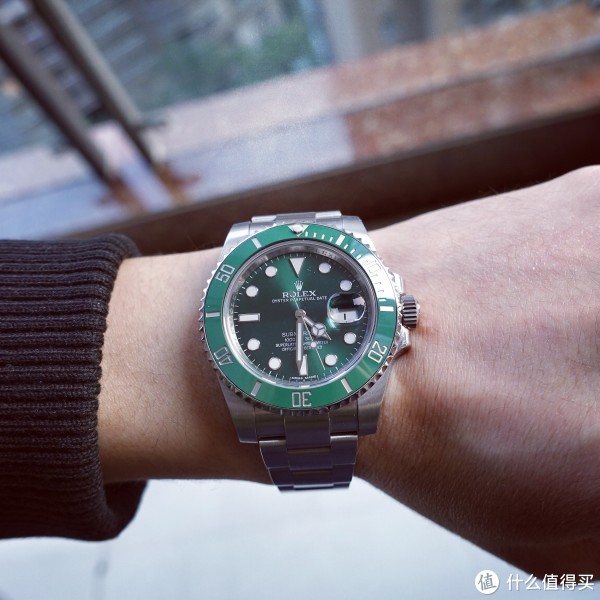 那一抹目眩神迷的绿:rolex 劳力士 绿水鬼 116610lv 机械腕表