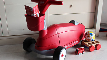 宝宝新礼物，红色小车车：Radio Flyer Ride 2 Glide Ride On 二合一滑板车