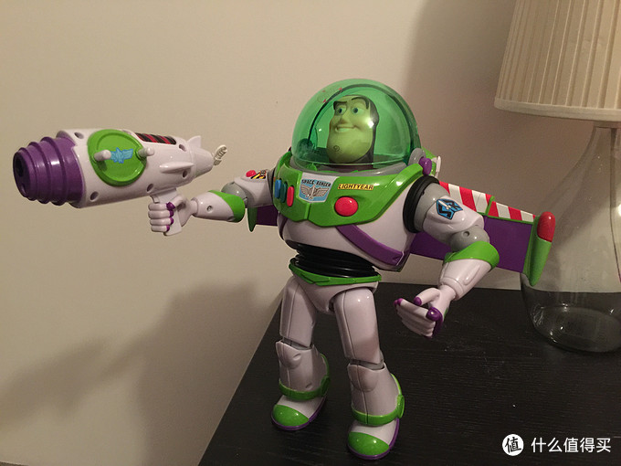 向动画经典致敬:皮克斯版巴斯光年buzz lightyear