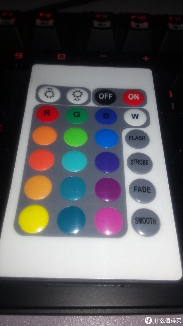 七彩跑马灯控制器，其实也就四种颜色