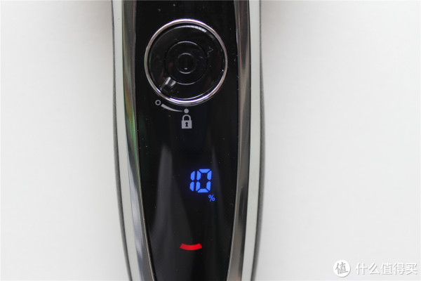 之后会显示电量。话说电量非常够的感觉，10%电量用了快俩月