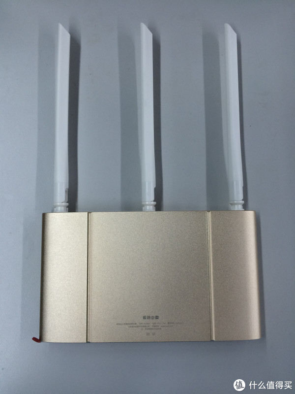 本体背面