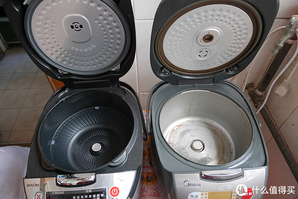 旧的电饭锅底部基本是密封的,新的为了给线圈散热,通气设计加强了很多