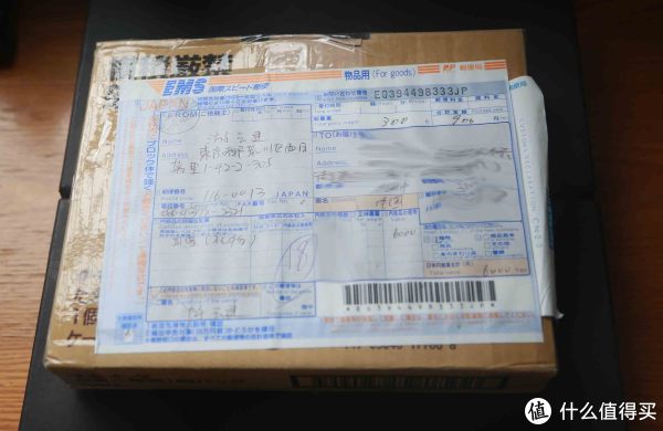 首先按照惯例来个开箱图，刚刚拿到的样子