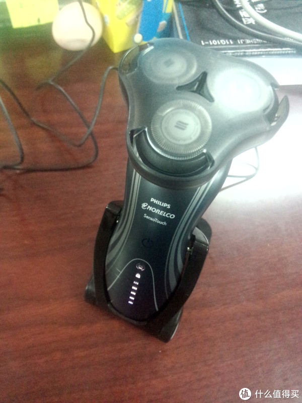 放在充电底座的样子