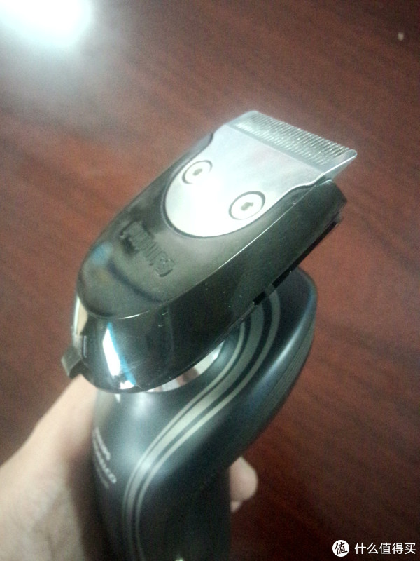 更换胡须修整器以后的样子