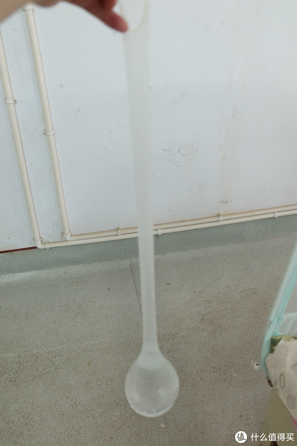 用的时候感觉杜蕾斯咋那么厚捏,感觉好不爽,没感觉啊有木有,影响感情