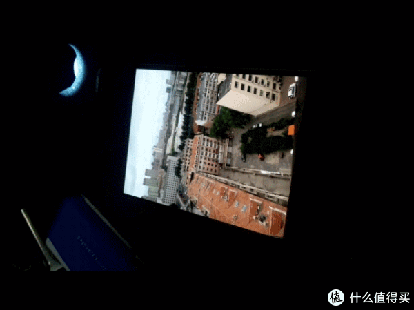 首页 消费众测 众测报告 评测详情  可以看出来mx5在屏幕亮度方面还是