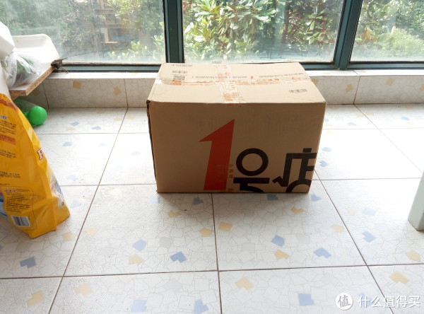 一号店的纸箱，包装完美。