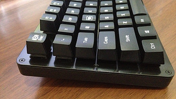 低价入门级的104键机械键盘：NIMXO尼莫索K001