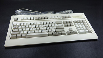 杂谈键盘史 篇六：全新Fujitsu富士通 KB-4725 薄膜键盘皇者