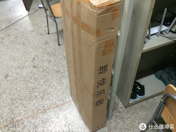 箱子好大好重，搬回来差点累死我