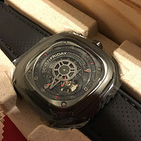 工业朋克范儿生日礼物：SEVENFRIDAY P3-1 皮带机械男表