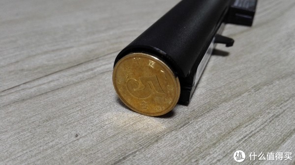 比五毛硬币略大