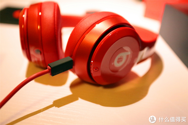 Beats Solo2 Wireless 红色蓝牙版耳机使用总结】充电|做工_摘要频道_