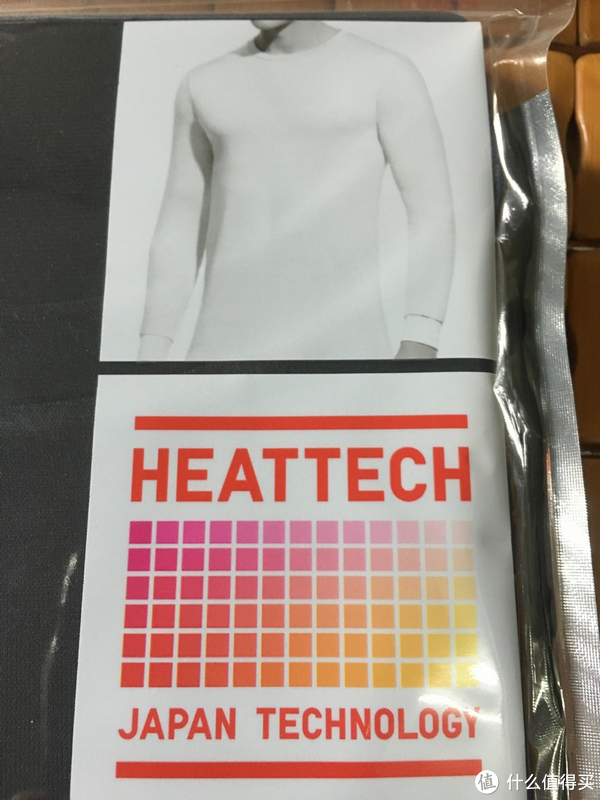 双12扁荷包战绩:uniqlo 优衣库 heattech 圆领t恤 神似黑丝般的轻薄