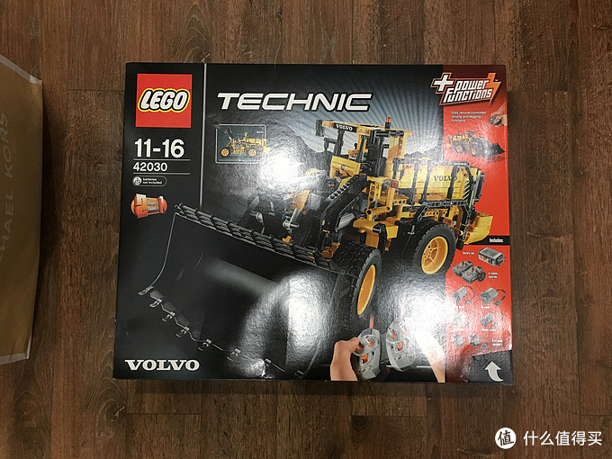 投入乐高深坑怀抱,剁手第一件 lego 乐高 42030 轮式装载机