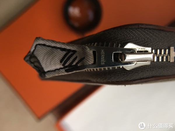 外面的拉链，原谅我很懒，脏了都没清理。