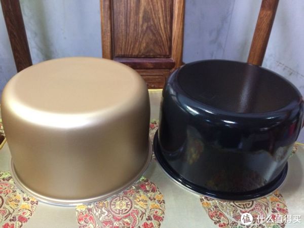 能吐槽像黄金色的痰罐吗？