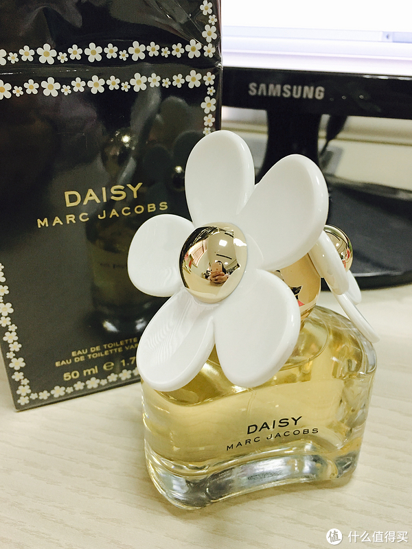 爱开箱的女孩,运气不会太差 篇一:marc jacobs daisy 小雏菊女性淡