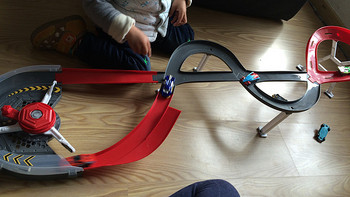 3岁小朋友的生日礼物：风火轮（Hotwheels） 回旋赛道X2589