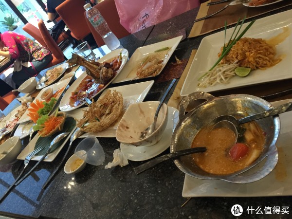 除夕我们一家人去吃了顿好的泰餐厅 部分饭菜 后悔吃完才想起来拍 除夕我们一家人去吃了顿好的泰餐厅 部分饭菜 后悔吃完才想起来拍