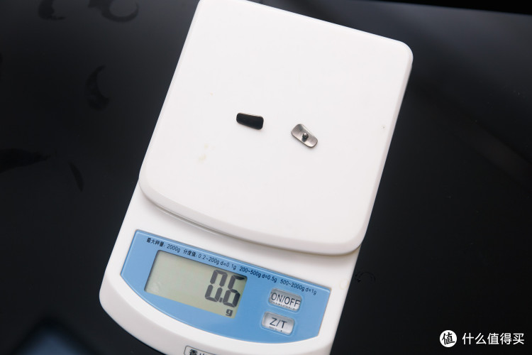 更换眼镜小部件 - 硅胶鼻托换为钛鼻托_高清大