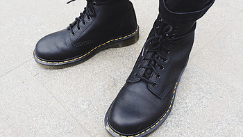 Dr. Martens 1460 Greasy 软皮马丁靴