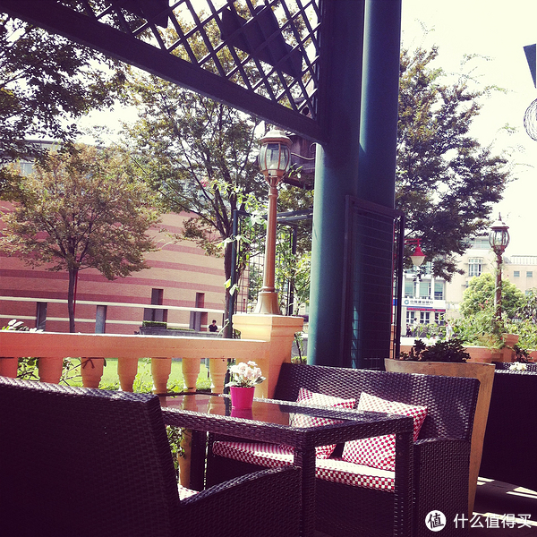 咖啡馆,走累了随便找一家,喝喝下午茶,能体会到与市区截然不同的悠闲