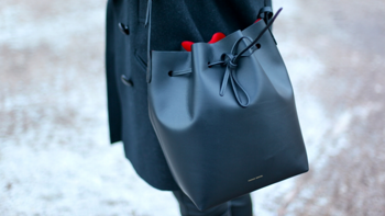 #本站首晒# 晒一晒传说中『根本买不到』的 Mansur Gavriel平价水桶包