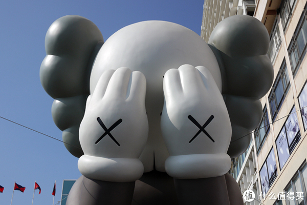 uniqlo x kaws 联名 t-shirt 火热开箱