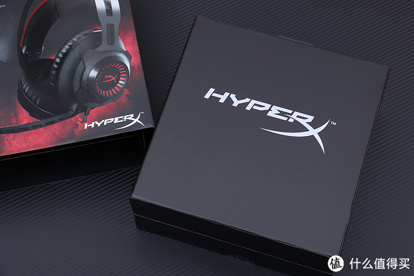 金士顿HyperX Cloud Revolver耳机包装盒实拍图1