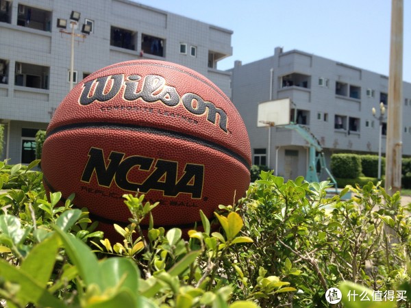 亮眼的篮球?Wilson 威尔胜 NCAA疯狂三月四强赛 复刻版 1233S