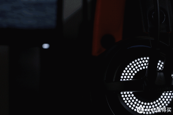 话说要是面对面和敌方开黑,对面要是看到你灯闪万一猜到什么好像也有